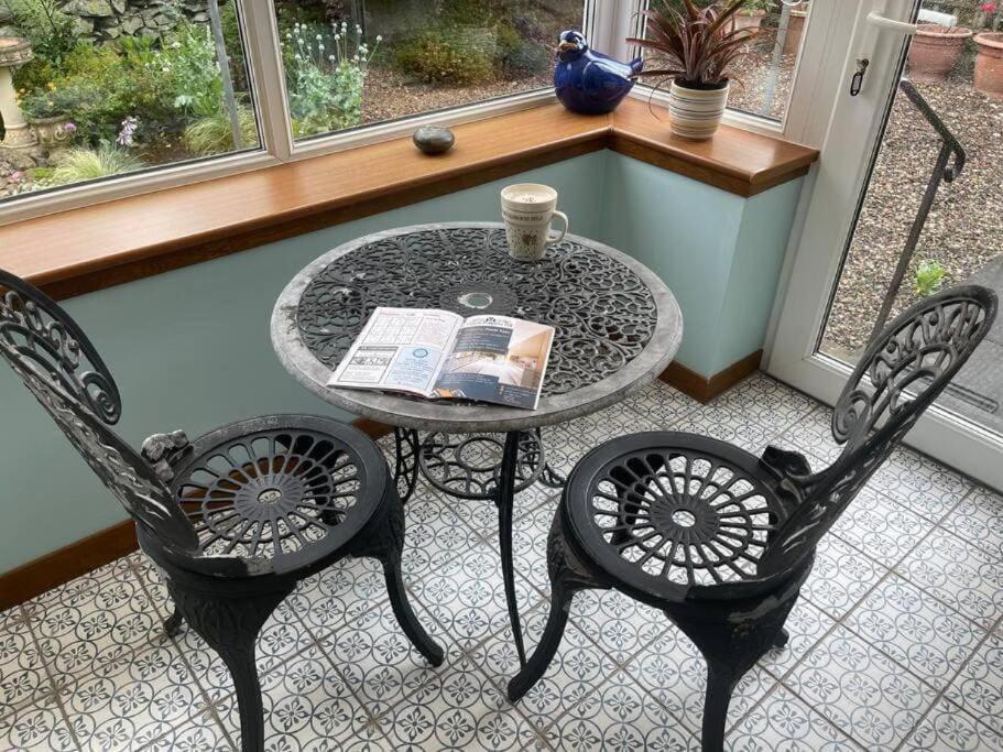 Peaceful Getaway In Peebles Villa Екстериор снимка