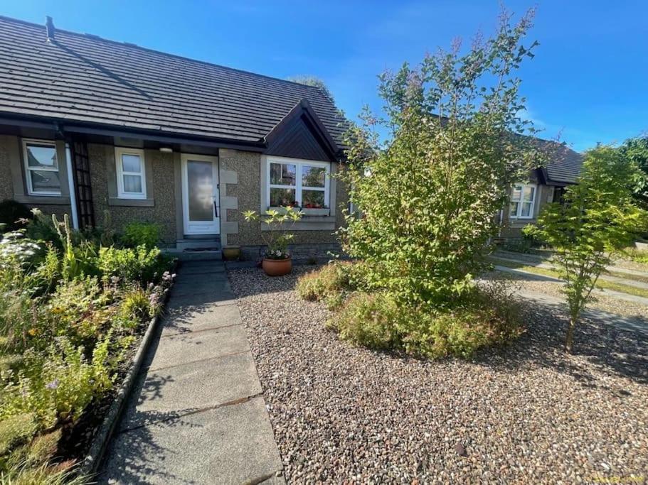 Peaceful Getaway In Peebles Villa Екстериор снимка